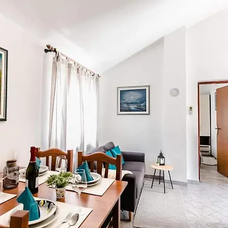 Apartmani Derocchi Pula Exterior photo
