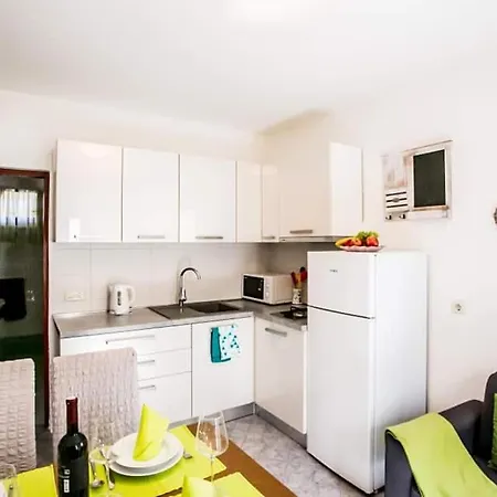 Apartmani Derocchi Pula Exterior photo