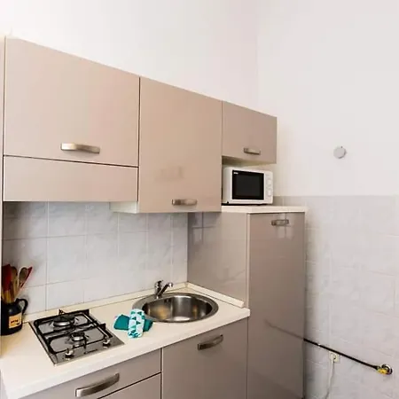 Apartmani Derocchi Pula Exterior photo