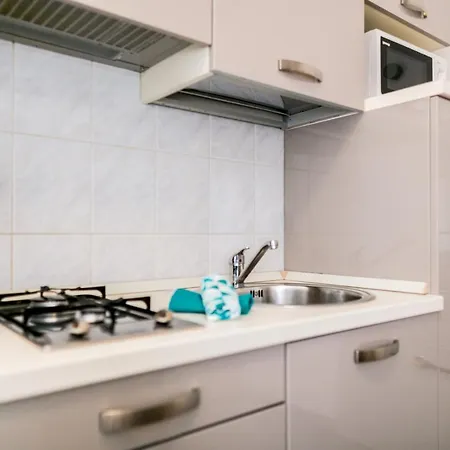 Apartmani Derocchi Pula Exterior photo